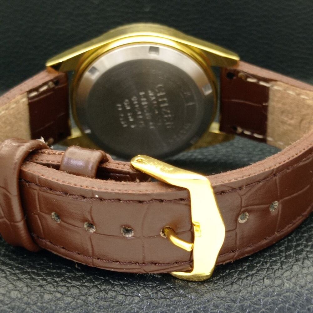 Vintage 1977 Citizen Automatic Mens Gold Watch W/daydate & Red accents - Picture 2 of 8
